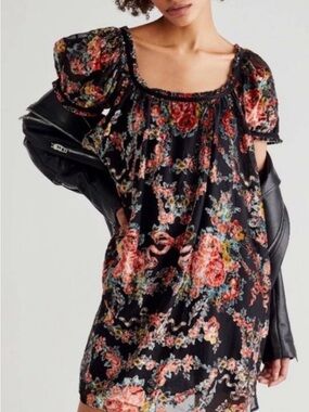 Free People - Black and Velvet flower Women's  Puff-Sleeve dress - XS